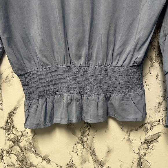 Just Polly Women’s Smocked Waist Blue Ruffled V-Neck Top Size S - Picture 9 of 9